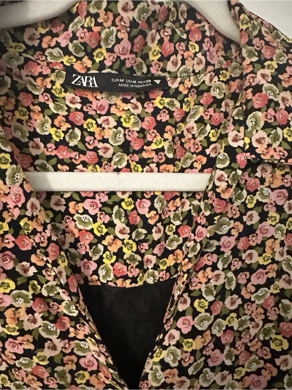 Zara Black Floral Button-Front Long-Sleeve Tunic with Pink and Green Blossoms